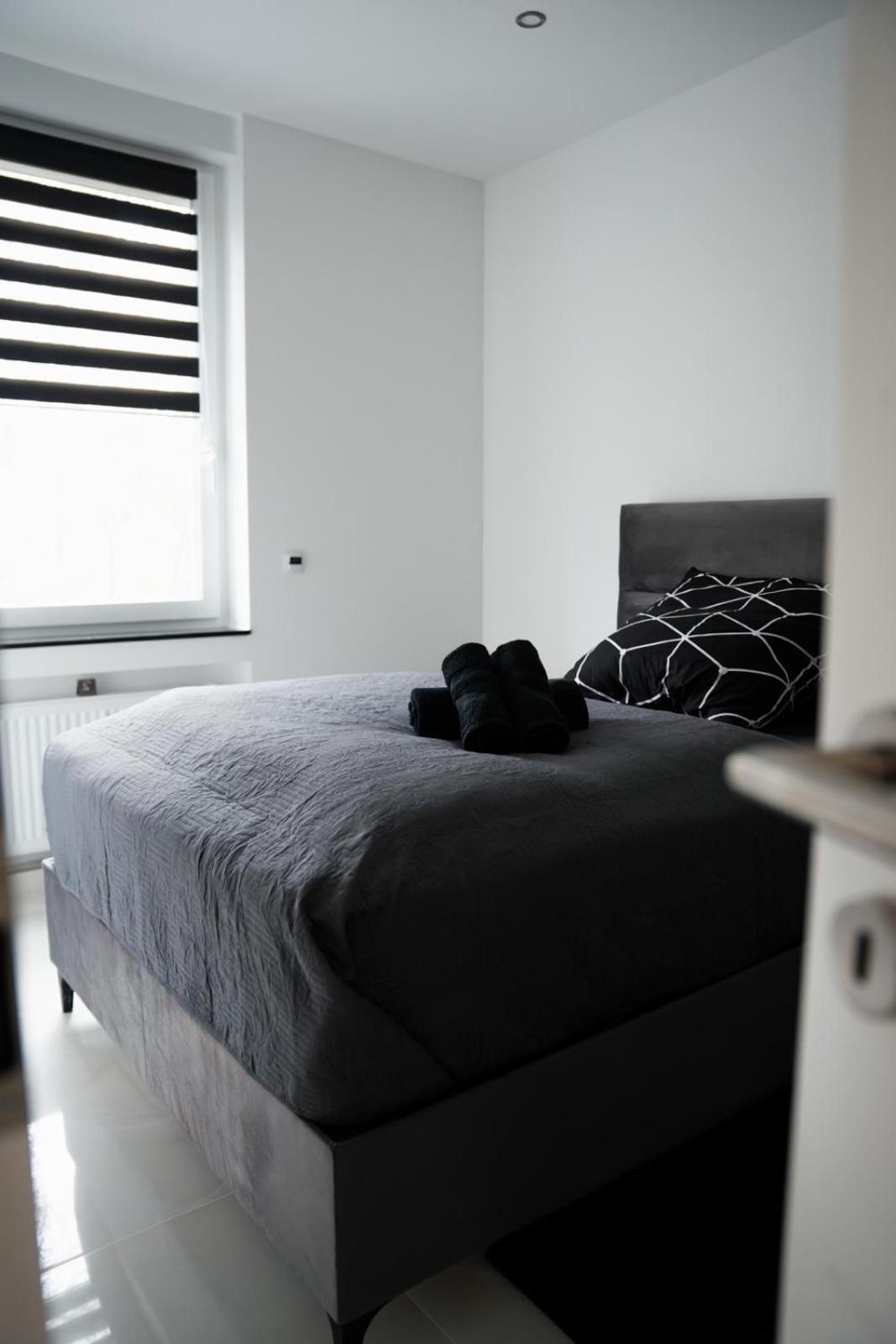 Ferienwohnung Hills ดุยส์บูร์ก ภายนอก รูปภาพ