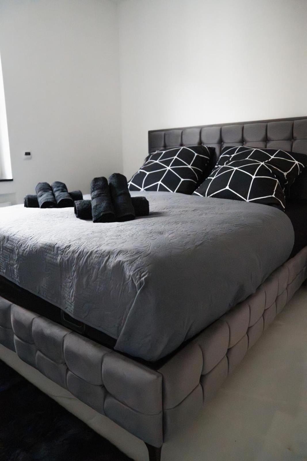 Ferienwohnung Hills ดุยส์บูร์ก ภายนอก รูปภาพ