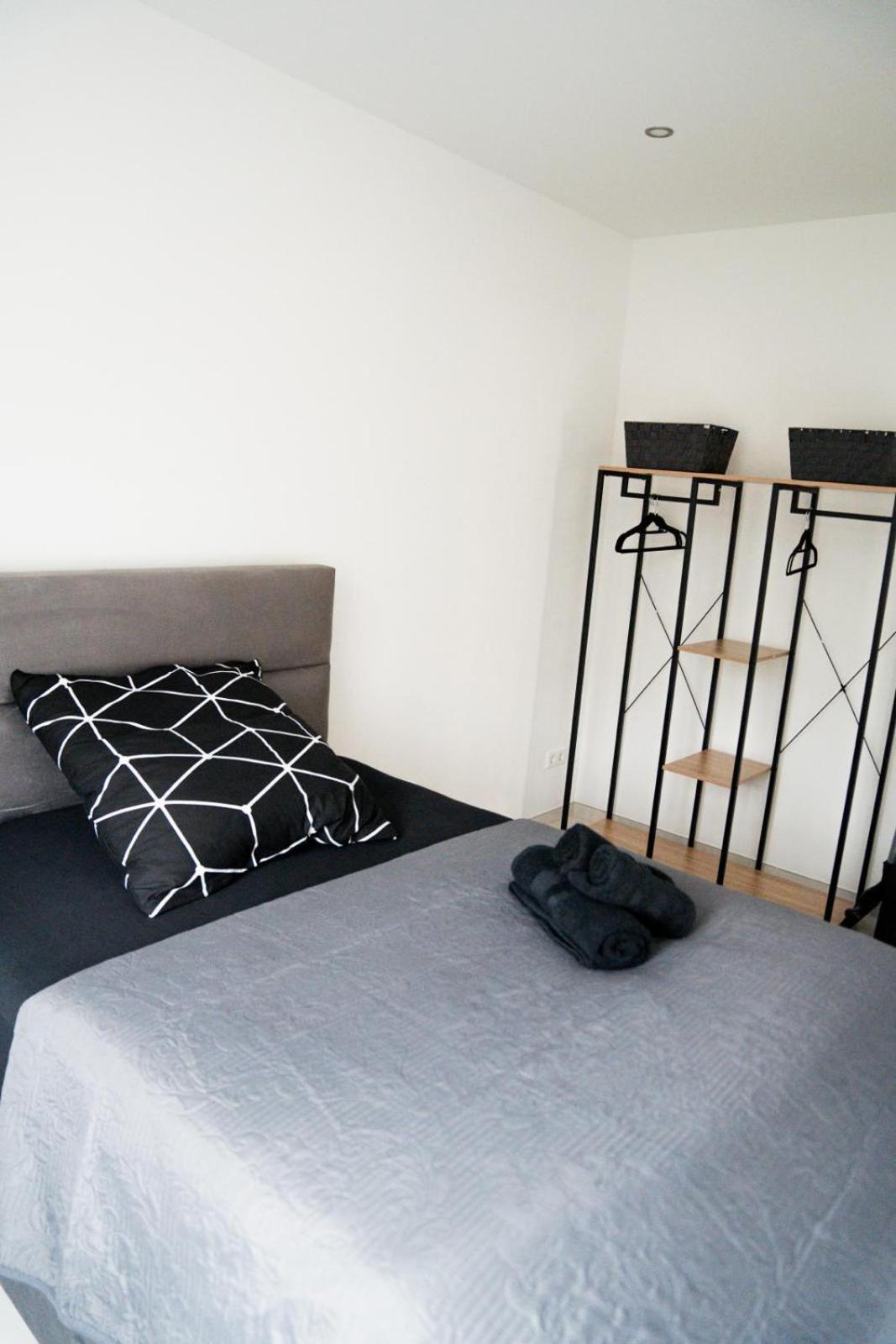 Ferienwohnung Hills ดุยส์บูร์ก ภายนอก รูปภาพ